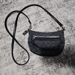 Vintage Coach Crossbody Hobo bag,Black signature canvas